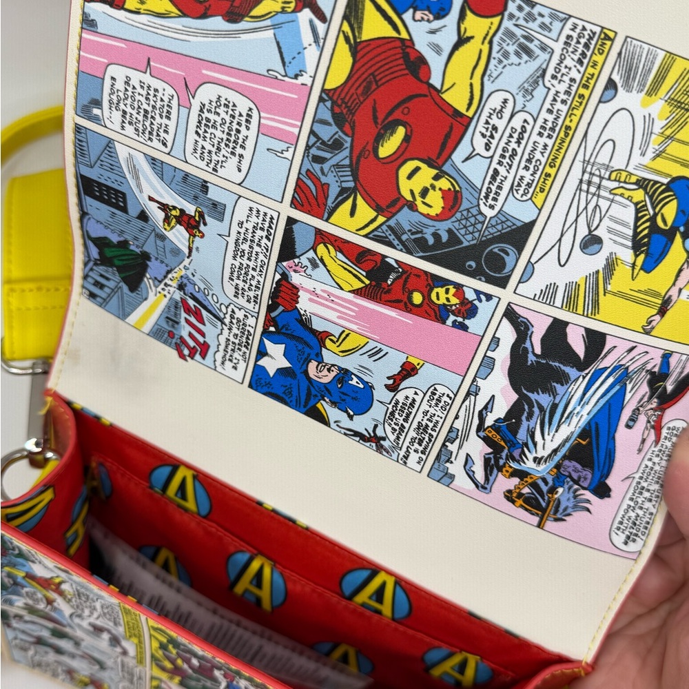 Avengers Comic Book Style Crossbody Bag - Picture 7 of 8